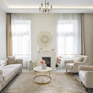 Bpr Etienne Charming Budapest